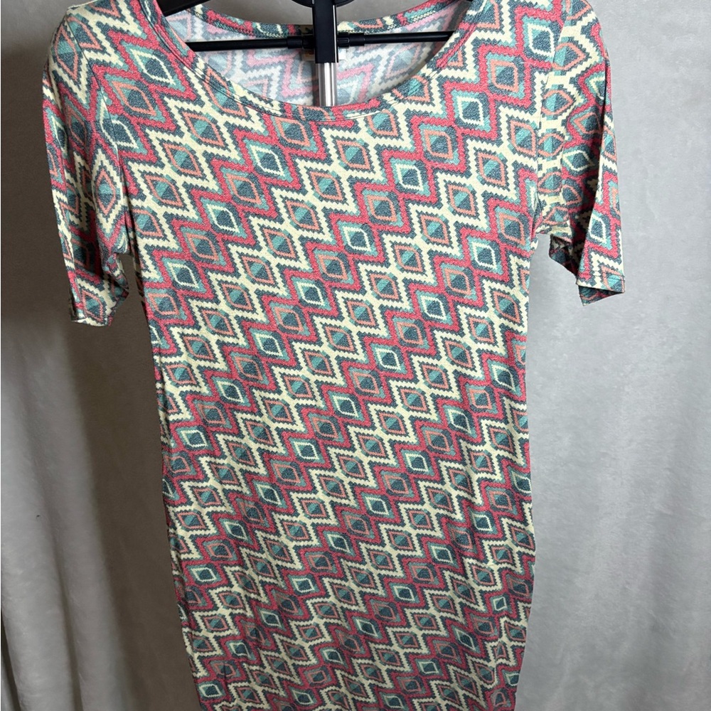 LuLaRoe Geometric Pattern Dress in Pink and Cream